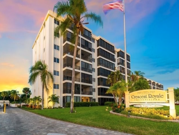 Luxurious Ground floor unit across the street from the beach